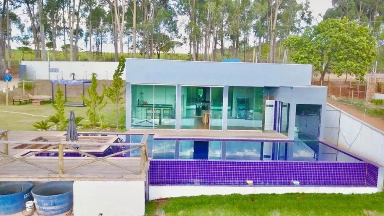 5b87d3a1-f212-4fa8-9bd5-d7494298bdd7-1 (Copy)