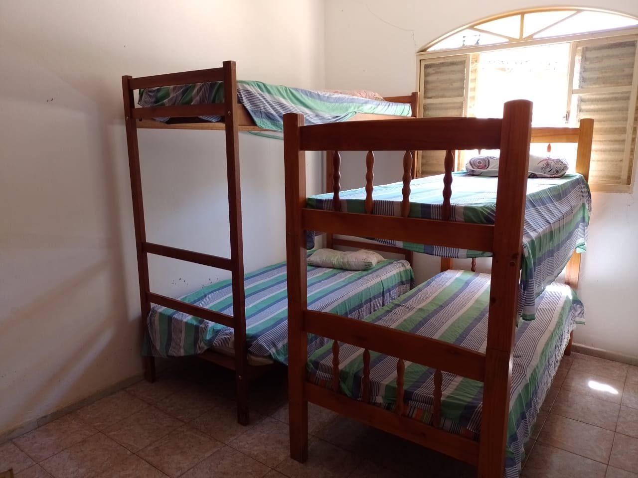 71d8a00c-19a9-40e4-afbb-f860e3e51065