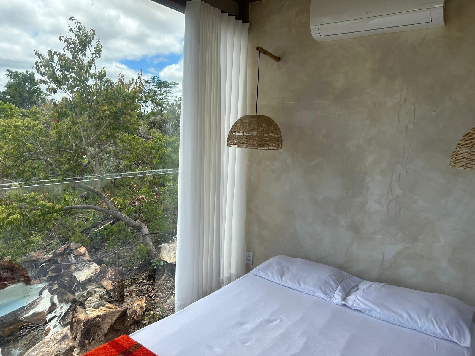 1cc2e382-6882-47c3-9533-94d3497b0e82