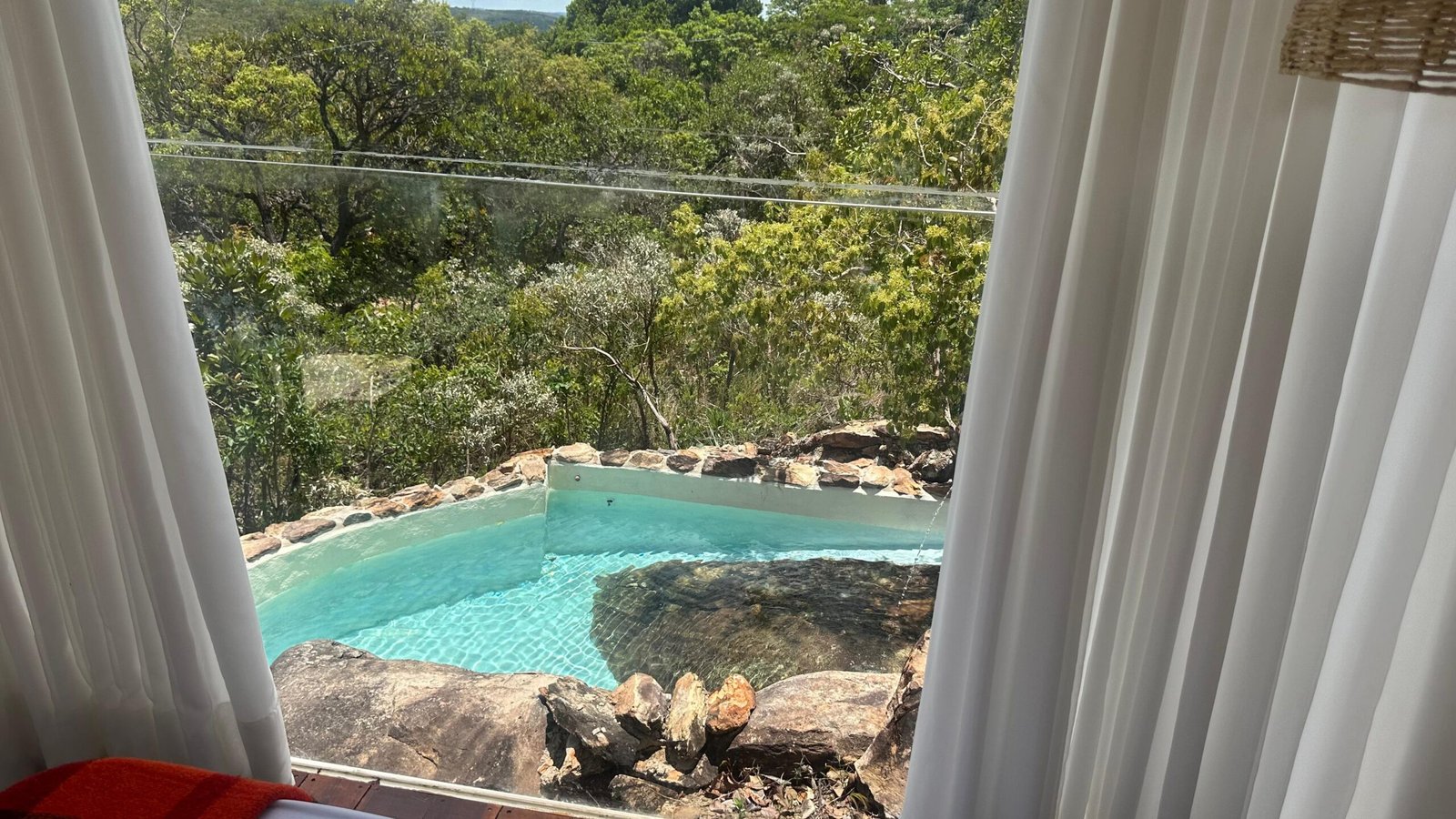 e2ed1a8a-0c55-4b3a-8e41-a3c3c976b3ed